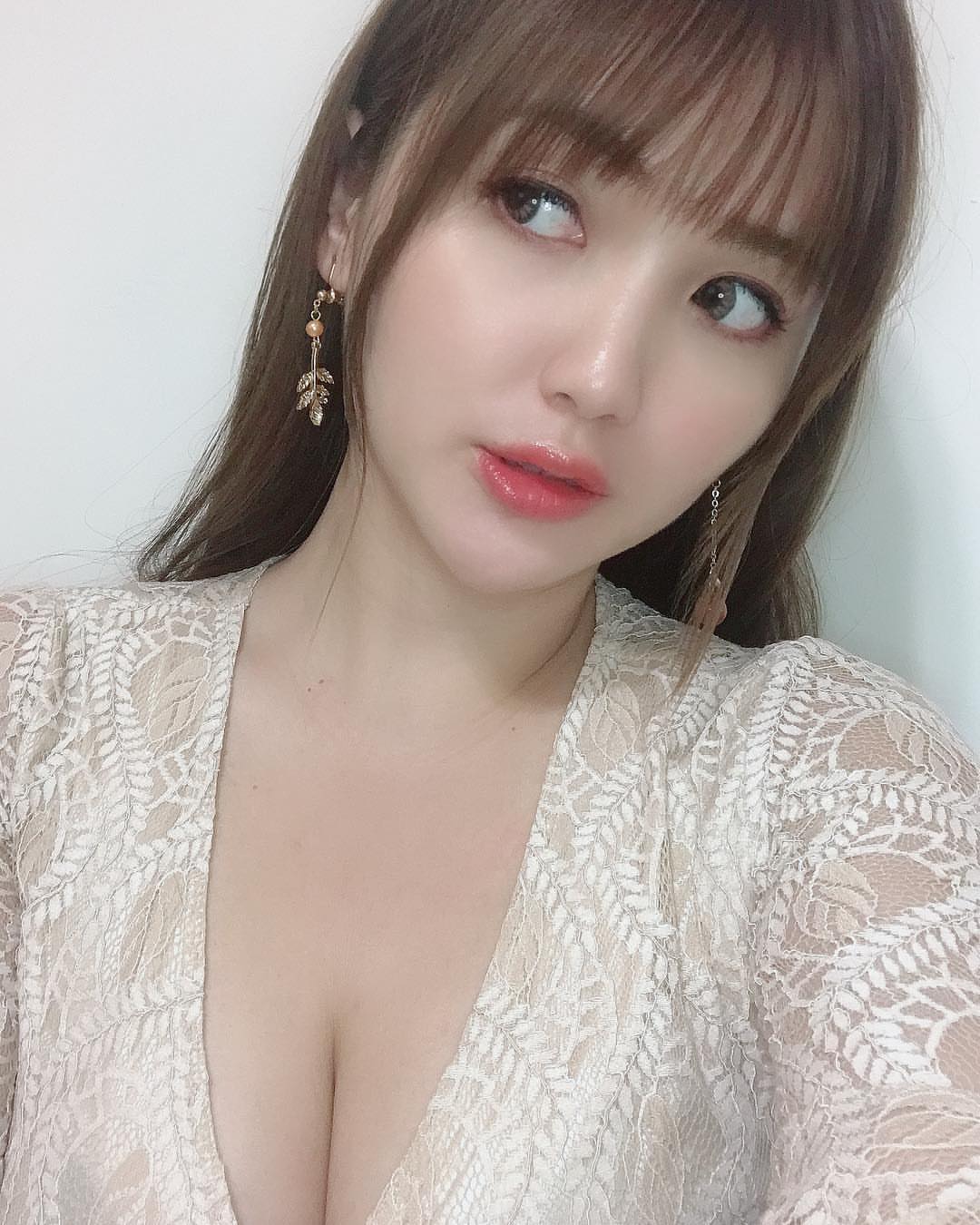 Unable to hide the whitening of Vika.-第1章-图片2