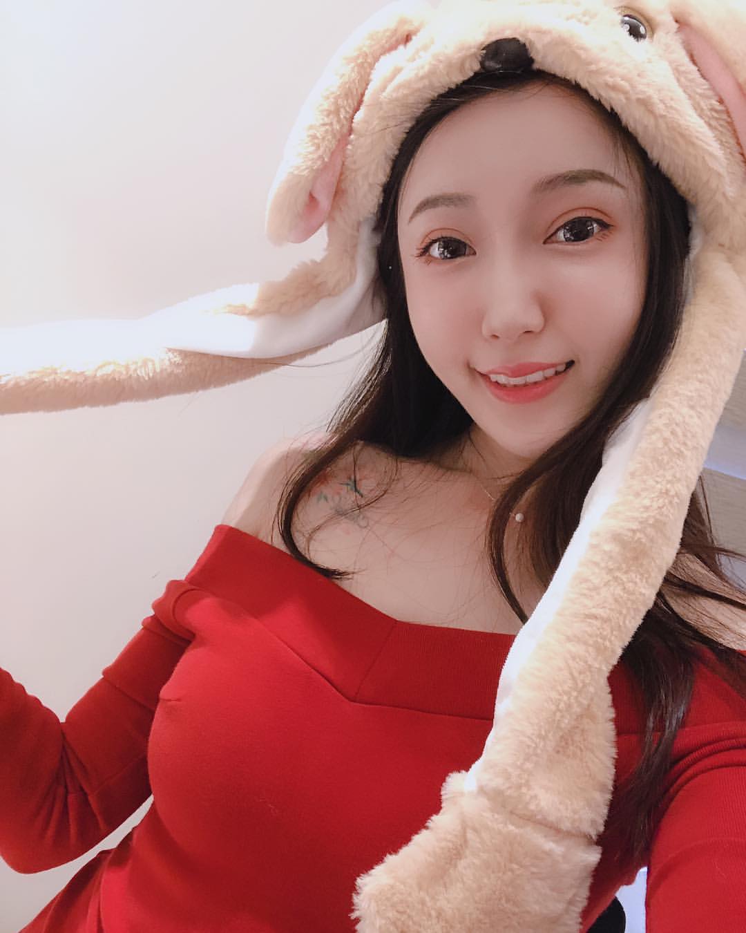 氣質正妹Lena玲瓏有致身材絕對讓人動未條-第1章-图片6