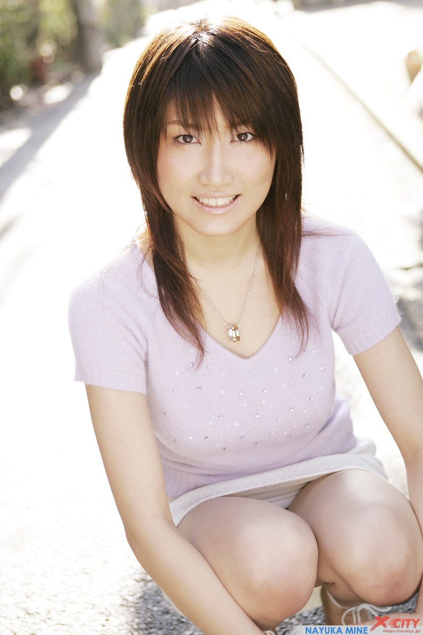 峰なゆか 超嫩美腿露出密臀挑戰你的視覺神經