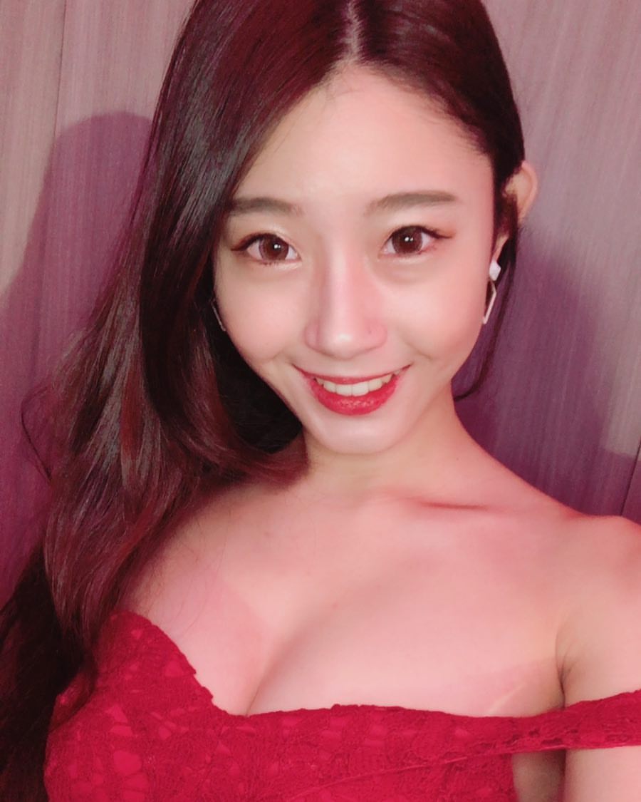 Katherine秀出逆天巨乳強大氣場讓你震撼連連-第1章-图片11