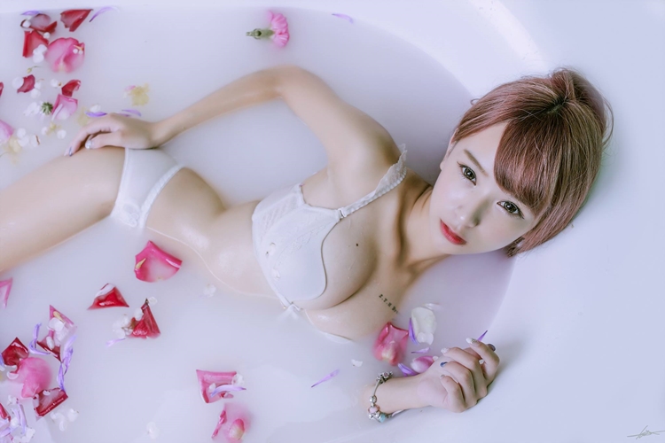 「腰窩」小隻馬 Kimi 雅涵-第1章-图片8