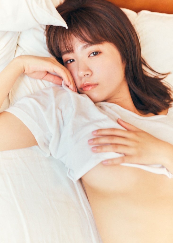 菜乃花 床上誘惑之姿 讓人實在無法抗拒