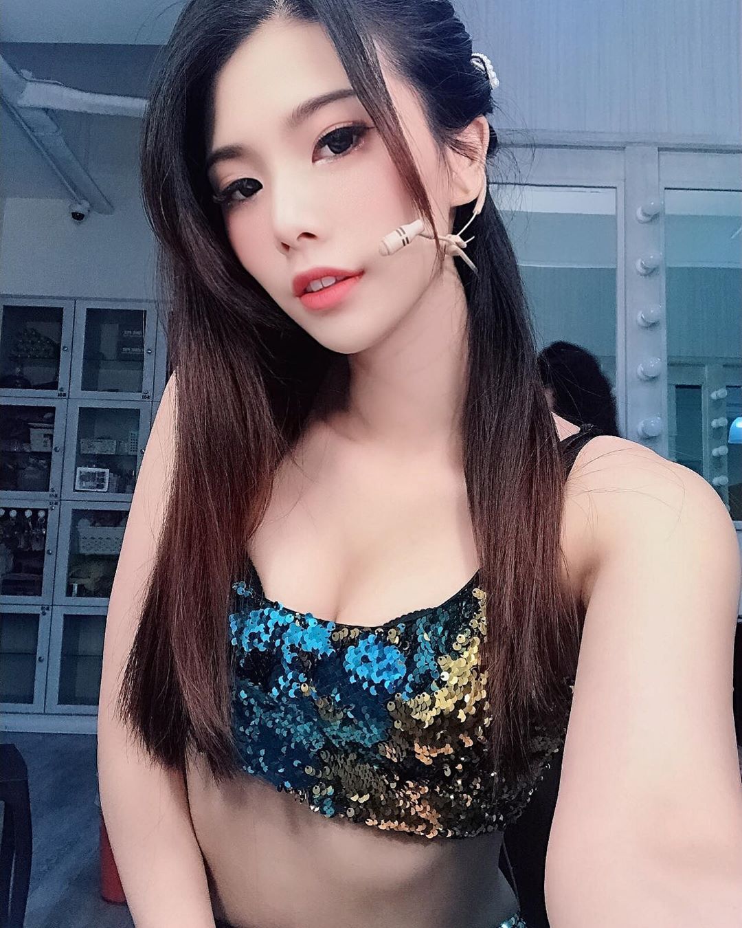 DJ菁菁傲挺驚人雙峰讓人欲罷不能-第1章-图片1