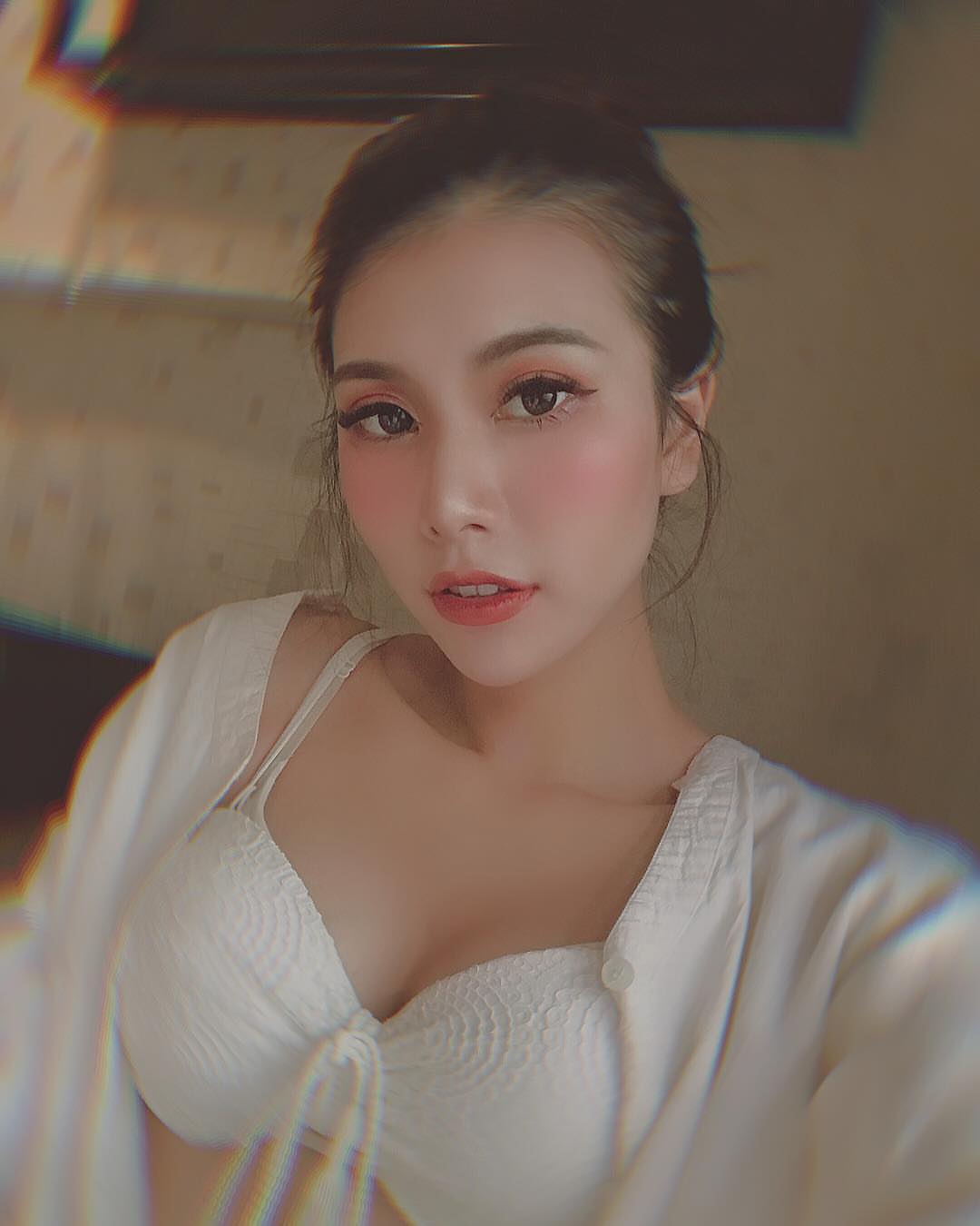 DJ菁菁傲挺驚人雙峰讓人欲罷不能-第1章-图片7