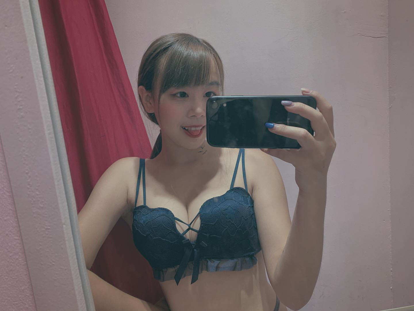 模特兒陳秋潔火辣巨乳彈出絕對讓人動未條-第1章-图片14