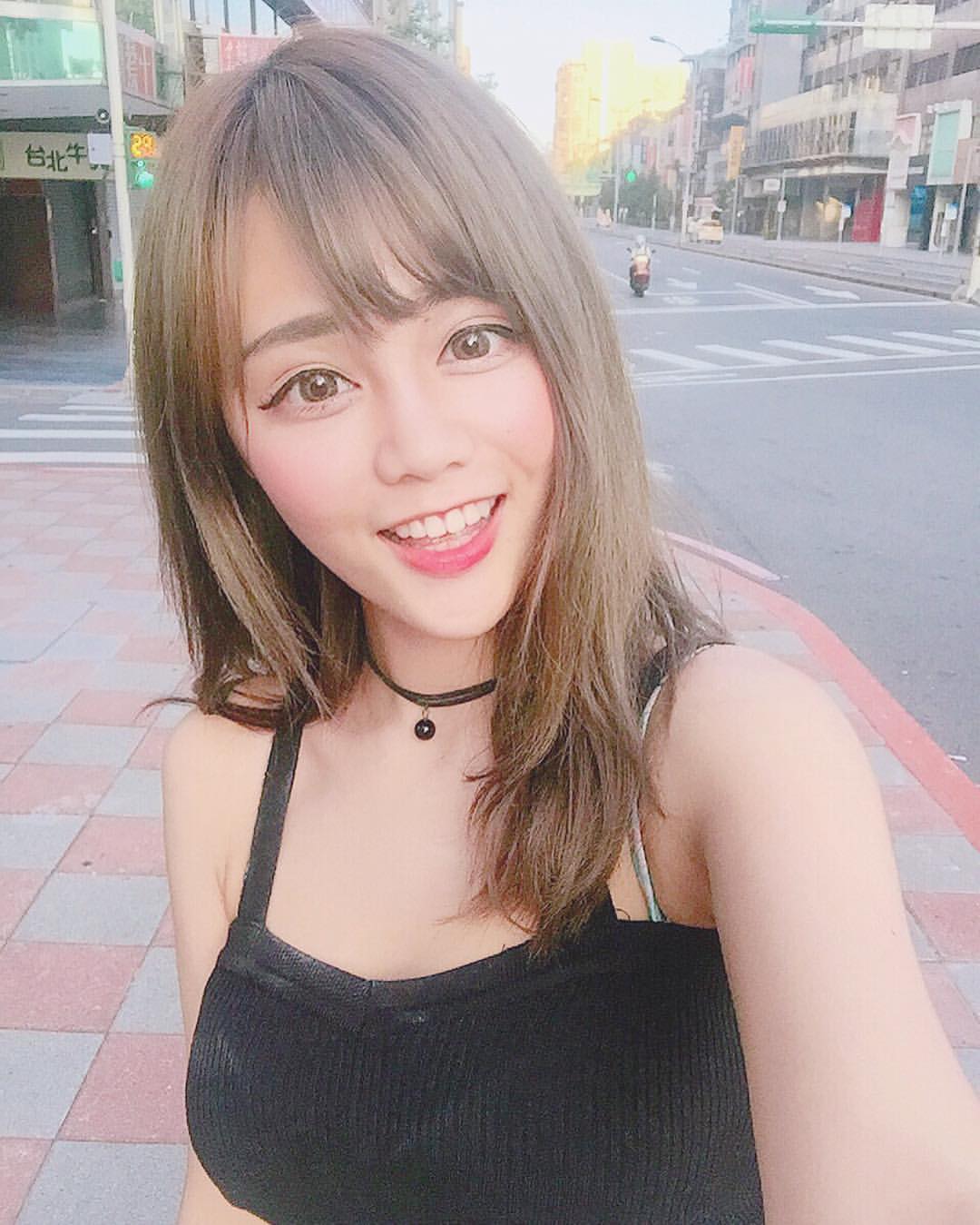 宅男女神孫卉彤D奶誘惑真的讓男人視線移不開-第1章-图片7