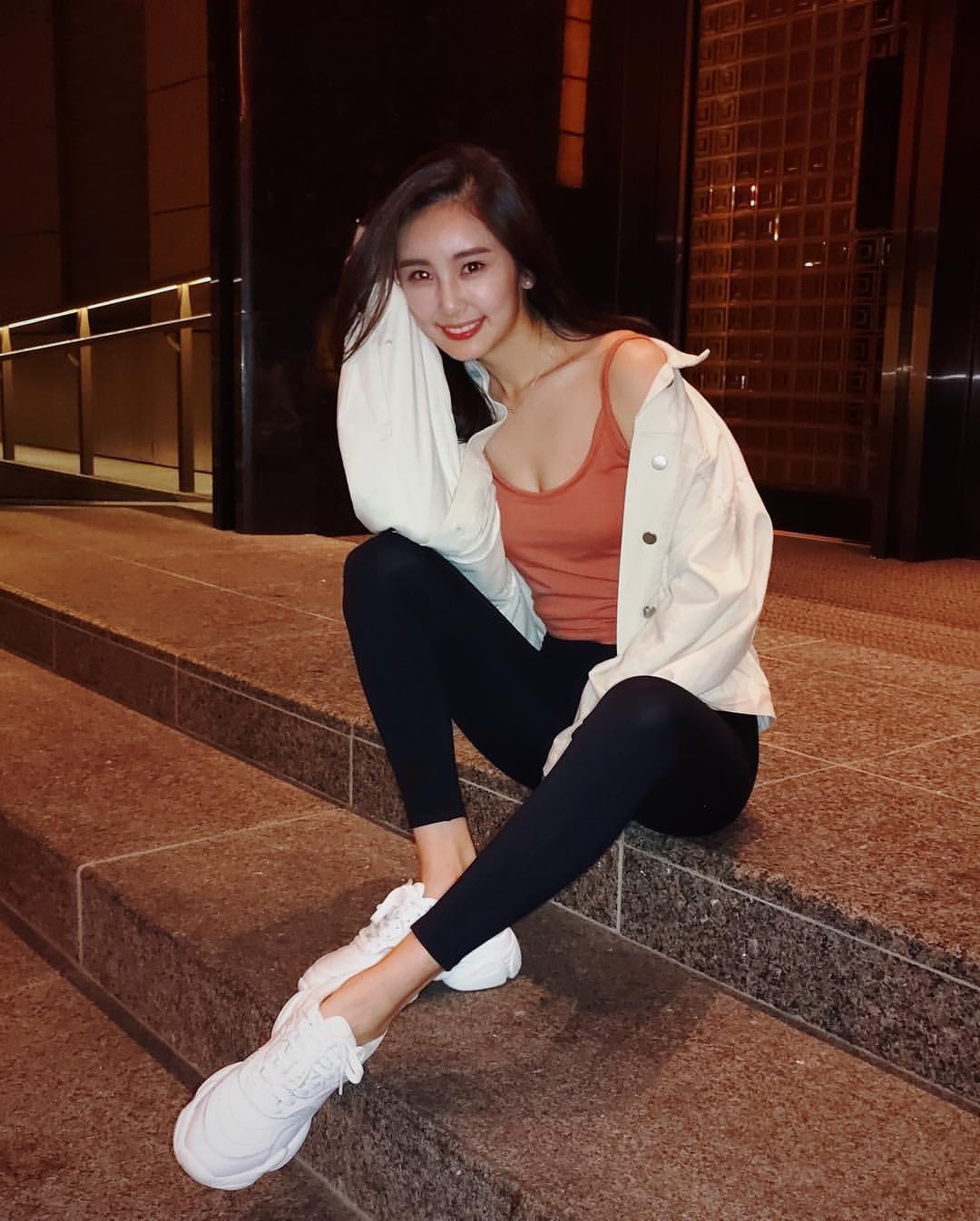 Fufu傅臨朦朧電眼散發誘人氣質讓人看了心癢癢-第1章-图片10