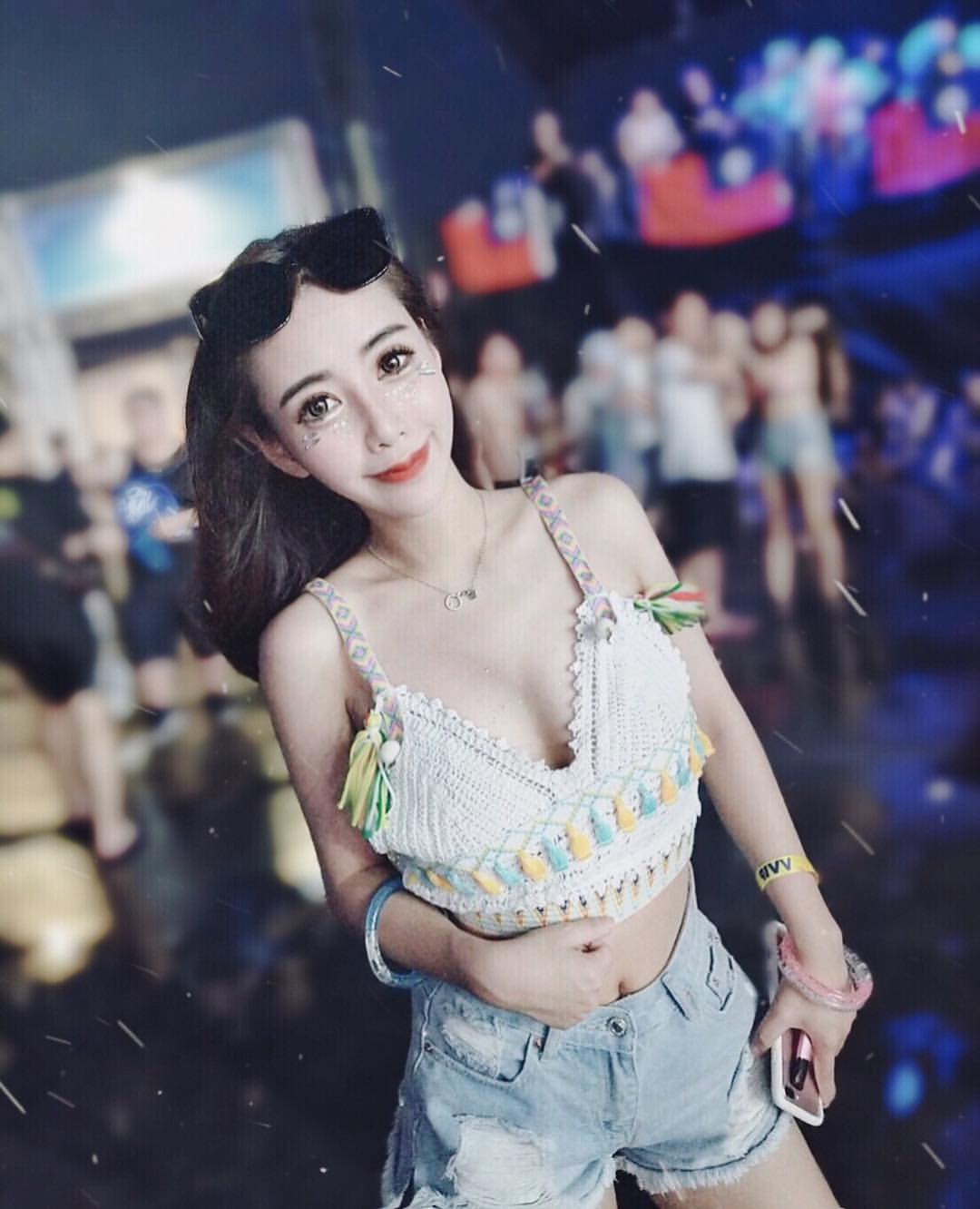 美乳DJ糖糖大露火辣性感曲線震撼全場-第1章-图片7