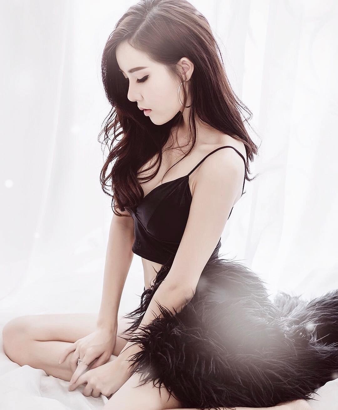 莉亞(Angel Liya) 性感跑趴Hold全場魅力橫掃福利滿檔-第1章-图片3