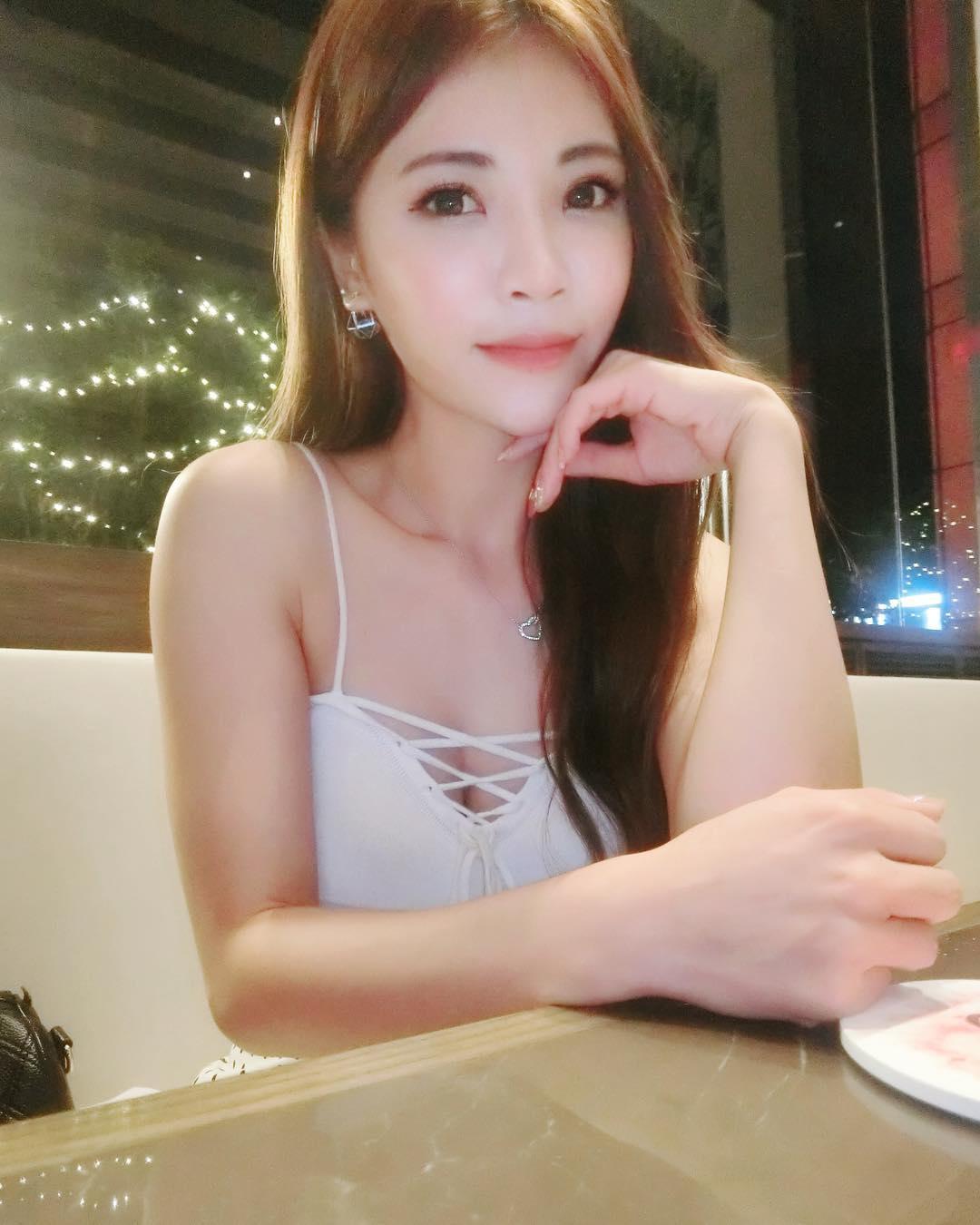 莉亞(Angel Liya) 性感跑趴Hold全場魅力橫掃福利滿檔-第1章-图片8