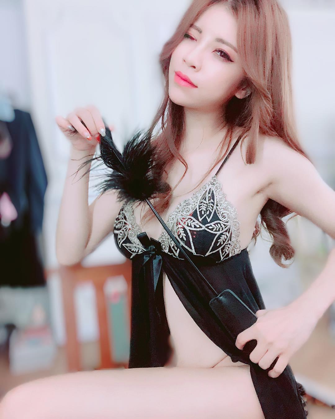 莉亞(Angel Liya) 性感跑趴Hold全場魅力橫掃福利滿檔-第1章-图片23