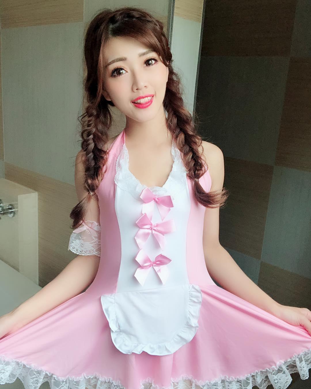 Katie teaches English very hard.-第1章-图片13