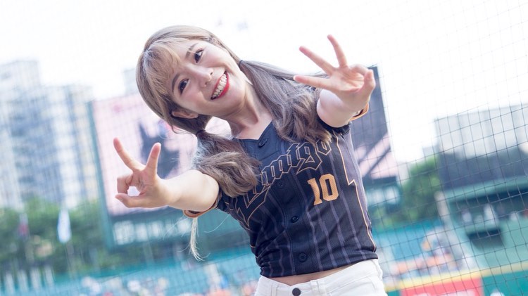 LamiGirls Featured Eli Air Spirit Makes House Directly In Love-第1章-图片6