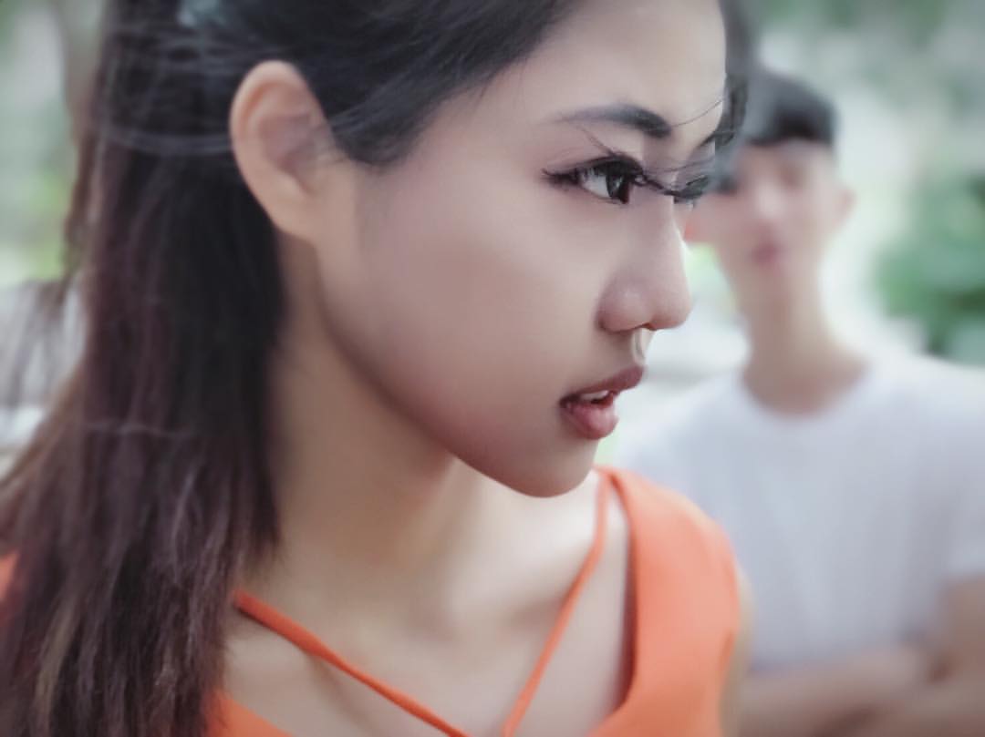 大眼正妹Mina神情迷濛模樣好勾人-第1章-图片11