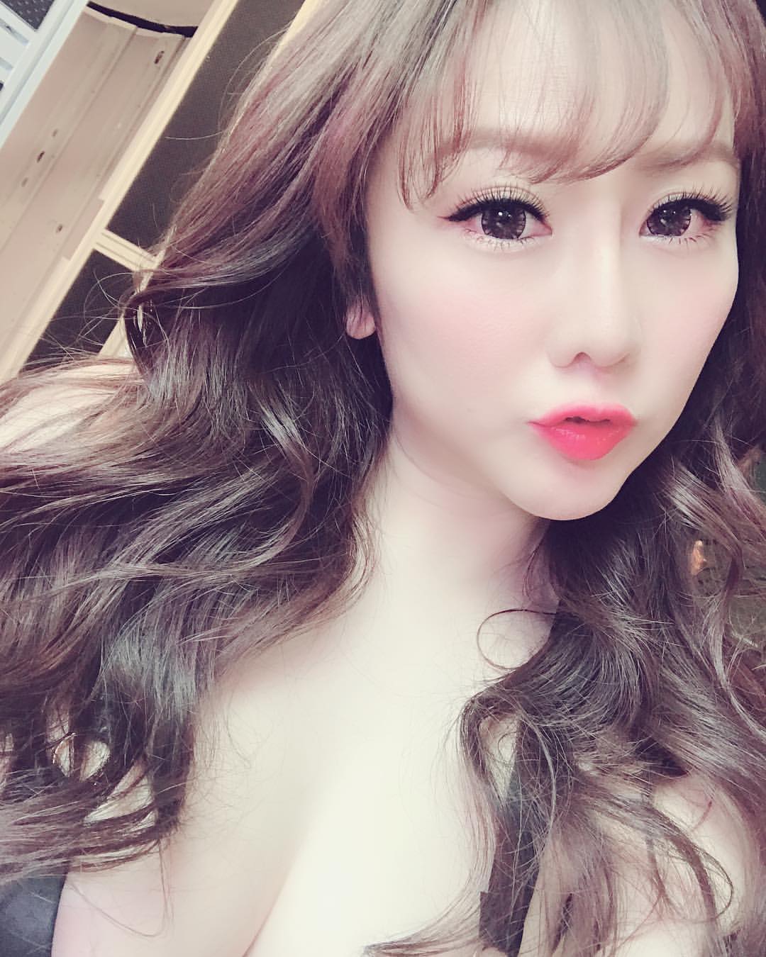 人妻網紅T妹雪白巨乳敢脫敢露騷氣指數爆表-第1章-图片10