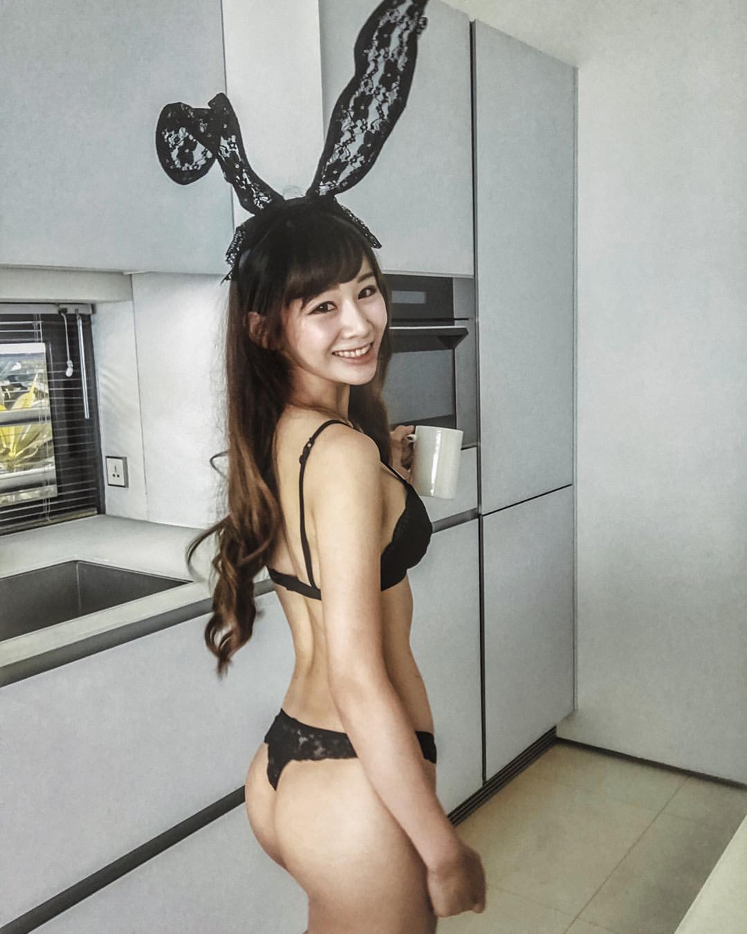 爆乳正妹機機衣服穿不好胸氣飄出乳香味-第1章-图片13
