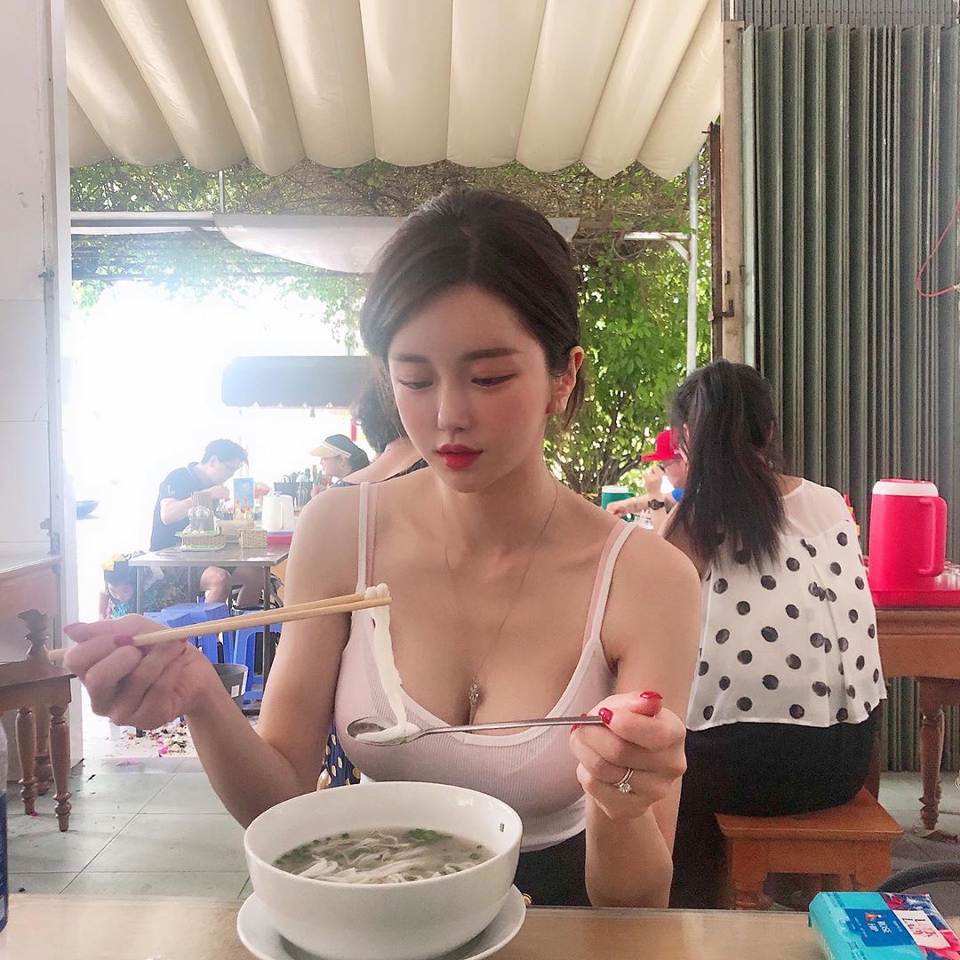 渾圓巨胸豐腴感線條 深溝誘惑讓人無法淡定-第1章-图片5