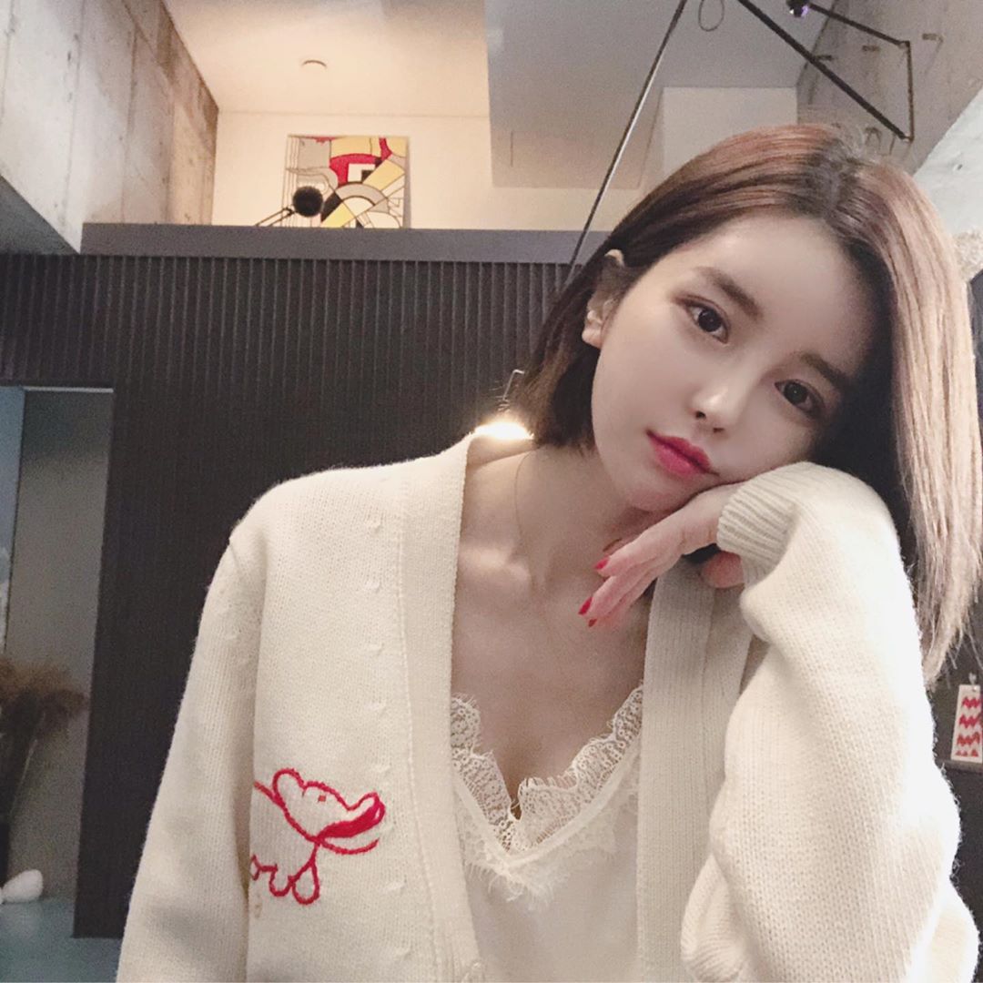 渾圓巨胸豐腴感線條 深溝誘惑讓人無法淡定-第1章-图片14