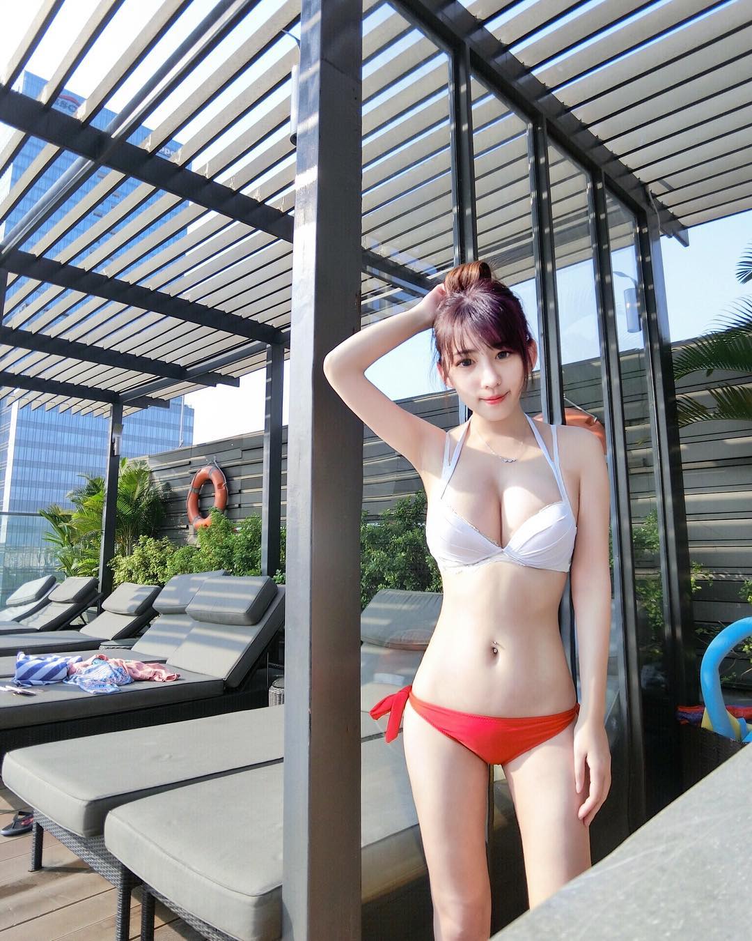 超胸悍的護士 笑咪咪的喔~李怡葶-第1章-图片3