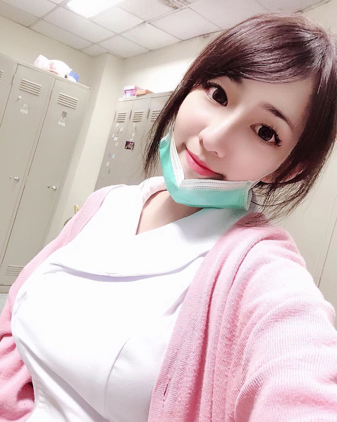 超胸悍的護士 笑咪咪的喔~李怡葶-第1章-图片21