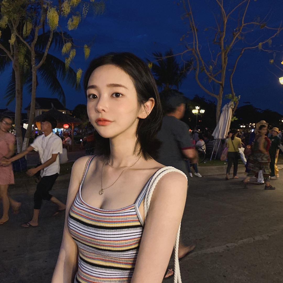 韓國萌妹表特氣質 初次對眼就戀愛感滿滿-第1章-图片8