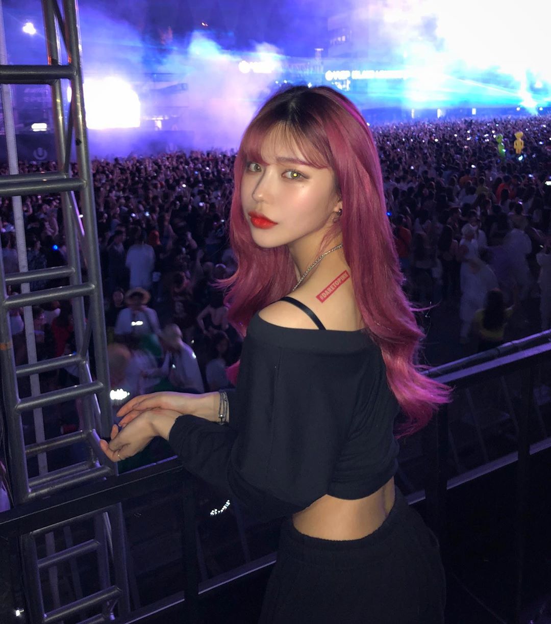 火辣御姊蠻腰天菜級曲線 散發濃濃女人味-第1章-图片16