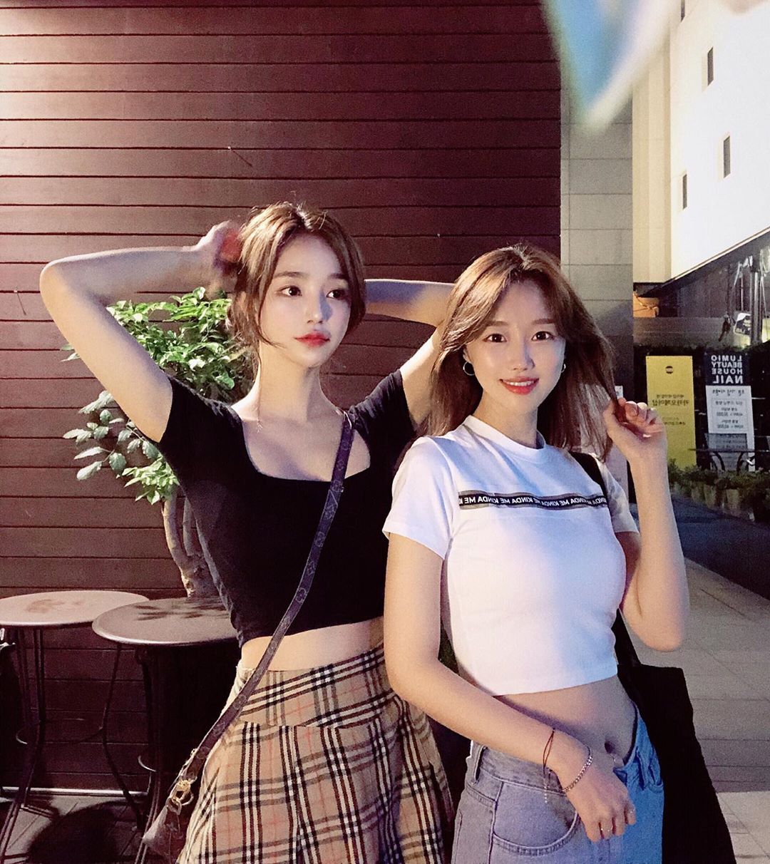 逆天鉛筆腿一看正面更胸 超辣身材藏不住-第1章-图片1