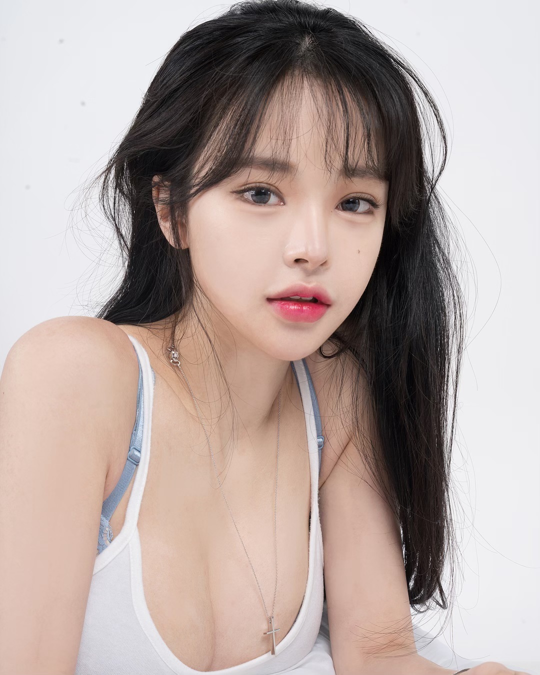 乳量豐沛美乳小甜心 解放深溝好養眼-第1章-图片11