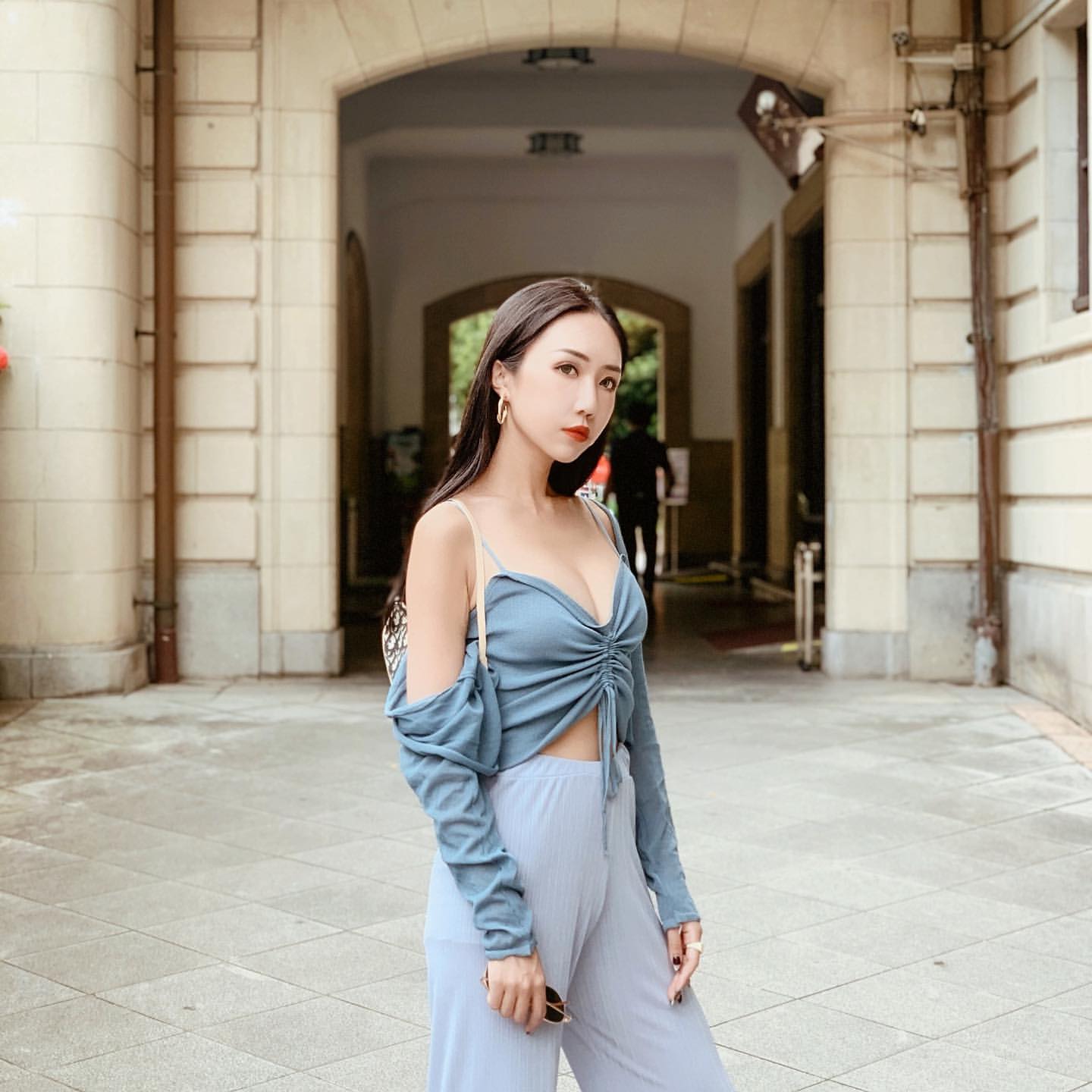 SerenaLin Deep V full of round balls blows up and you can’t hold it.-第1章-图片5