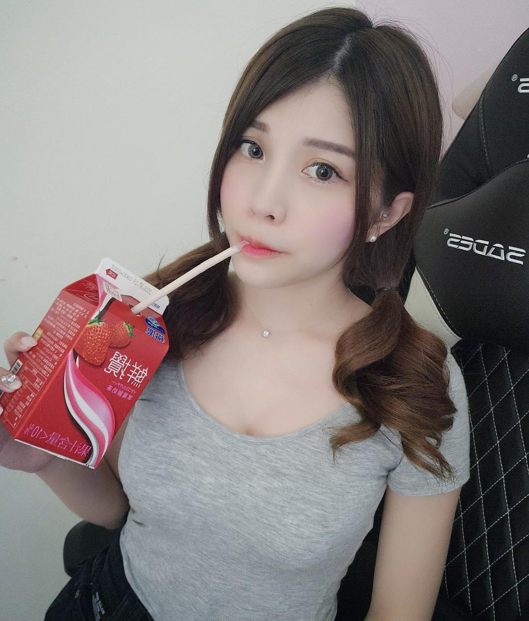 High face value sweet live broadcast Lord Zhao, the house men can't get to come to the chest.-第1章-图片28