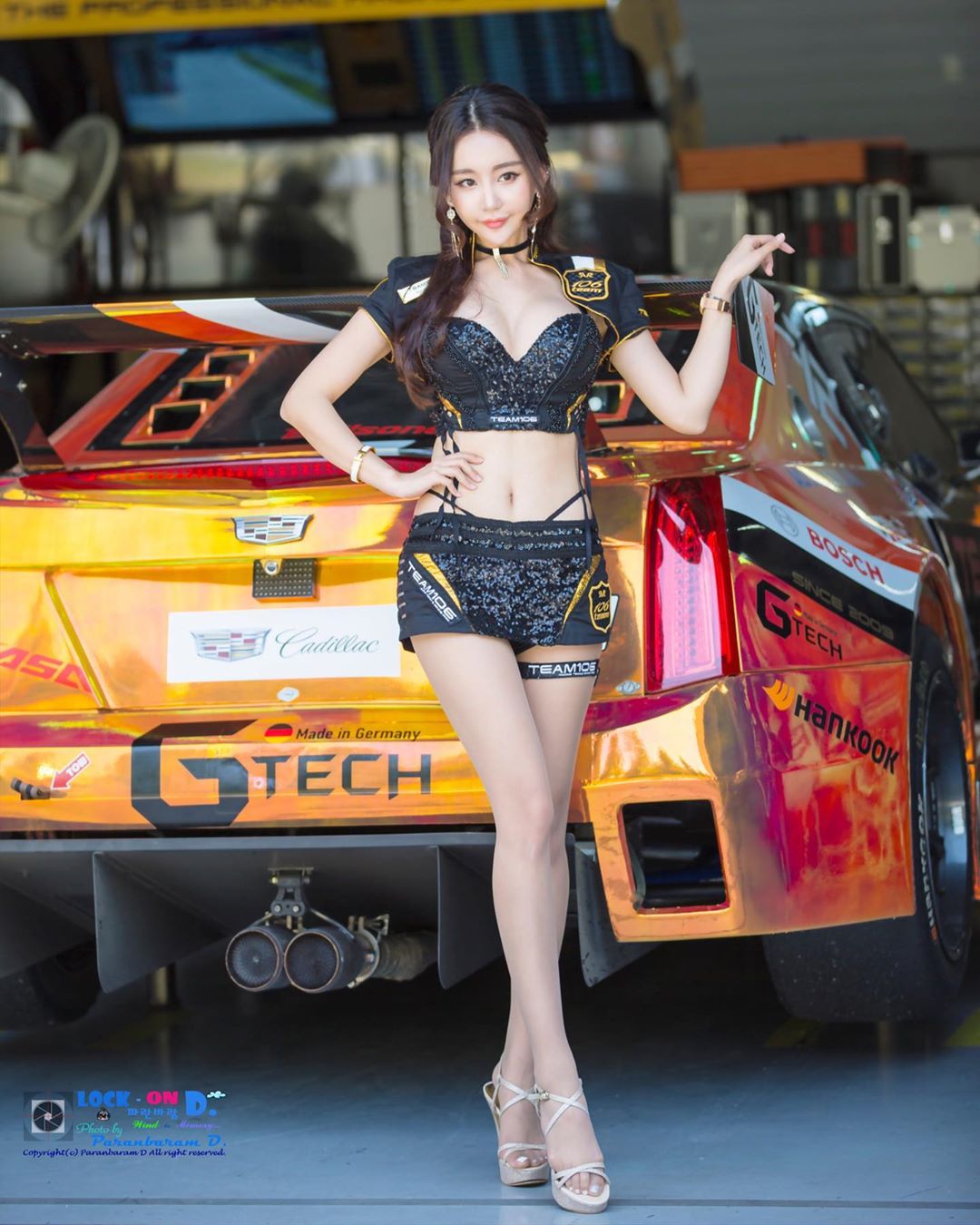 賽車女郎渾圓雙峰加上火辣蠻腰 殺傷力太強無法抵擋-第1章-图片21