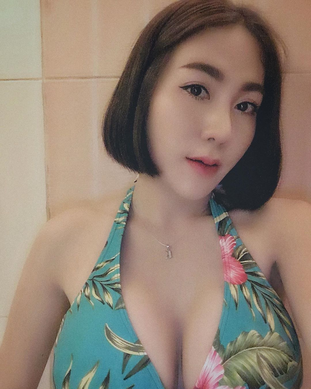每個角度看都無死角 豪放露胸勾魂所有人-第1章-图片15