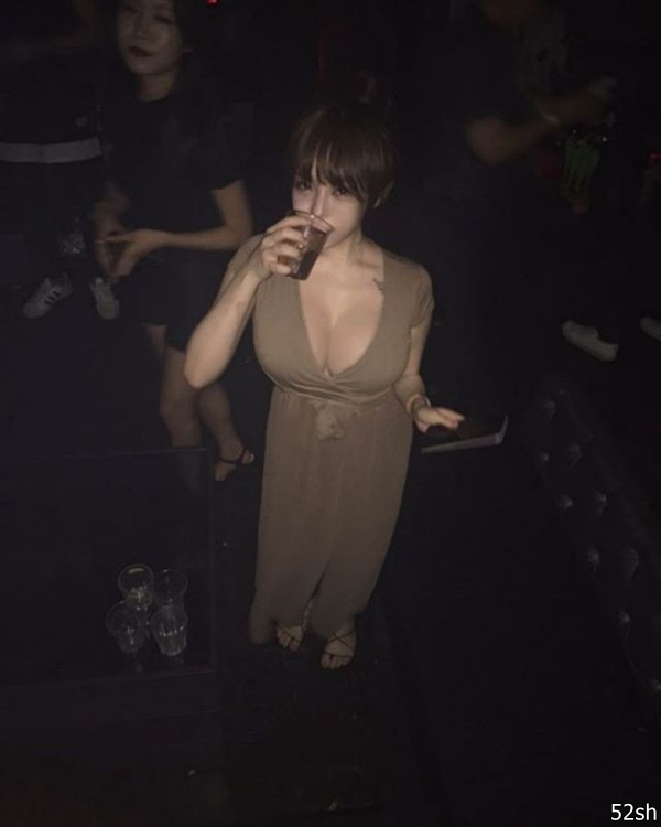 韓國爆乳嫩模 Yeriel-第1章-图片4