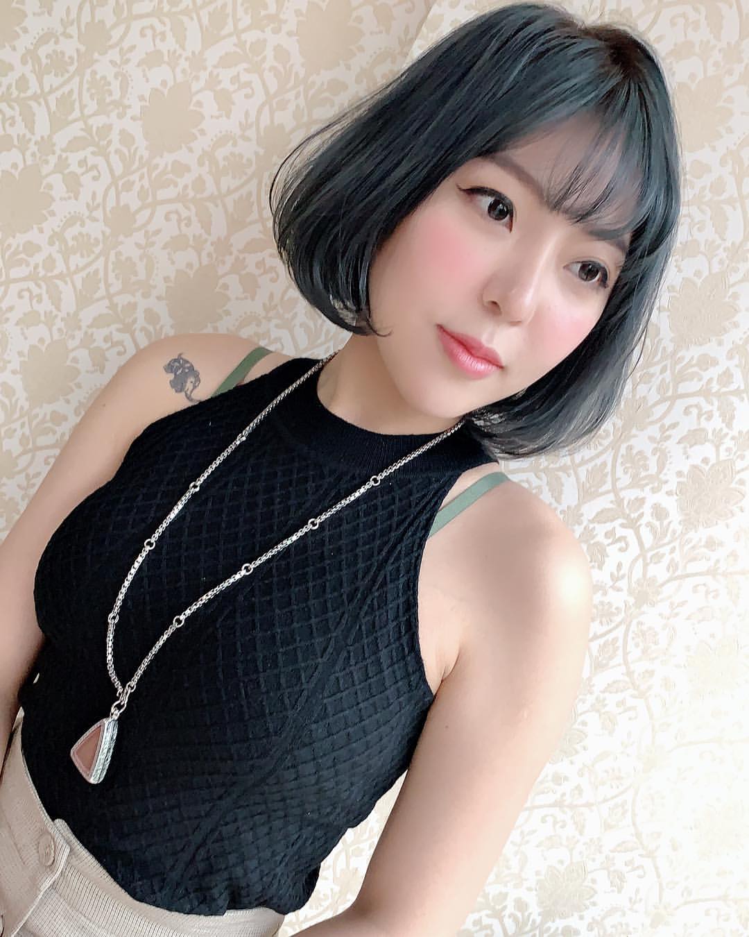 豪放巨乳教主宛宛兒撫摸嬌喘放電挑戰你的理智線-第1章-图片16
