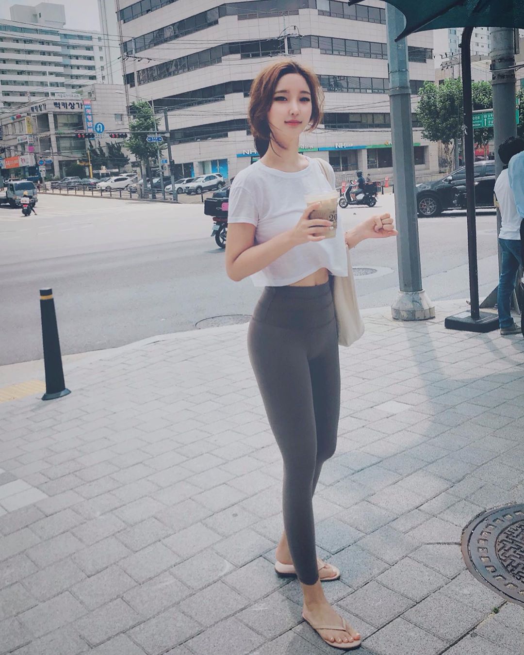 成熟美風格韓姐 渾圓胸型超搶眼引人遐想-第1章-图片7