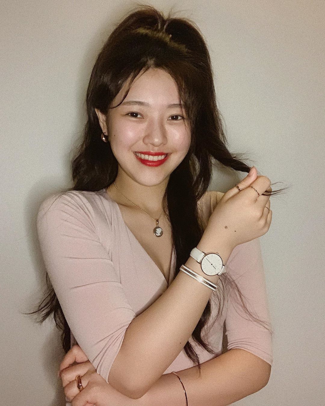 無暇神顏值一個笑容 挺出傲人身材讓網友躁動-第1章-图片9