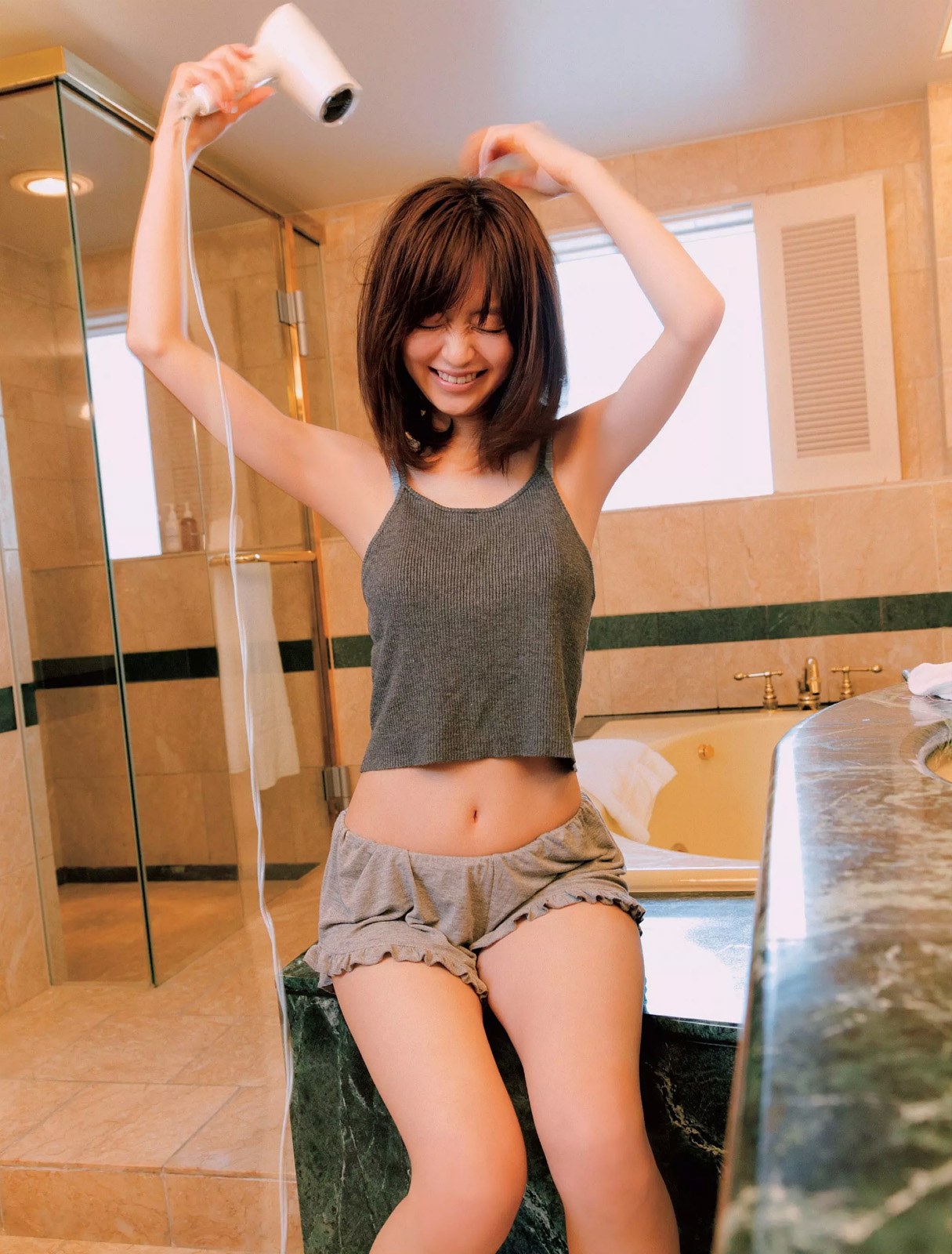 2019年6月10日 【寫真】逢澤莉娜演完《LEGAL V》久別拍攝寫真在韓國展露美乳纖腰-第1章-图片29