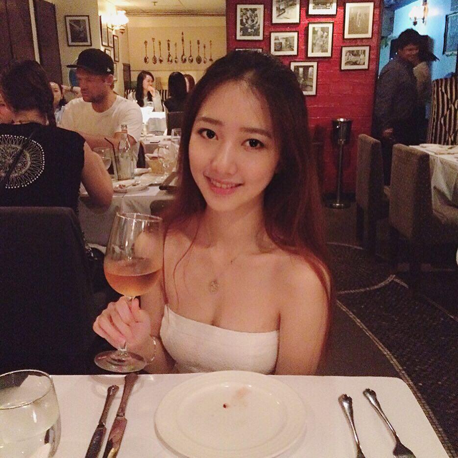 港姐亞軍何依婷IG私房美照-第1章-图片2