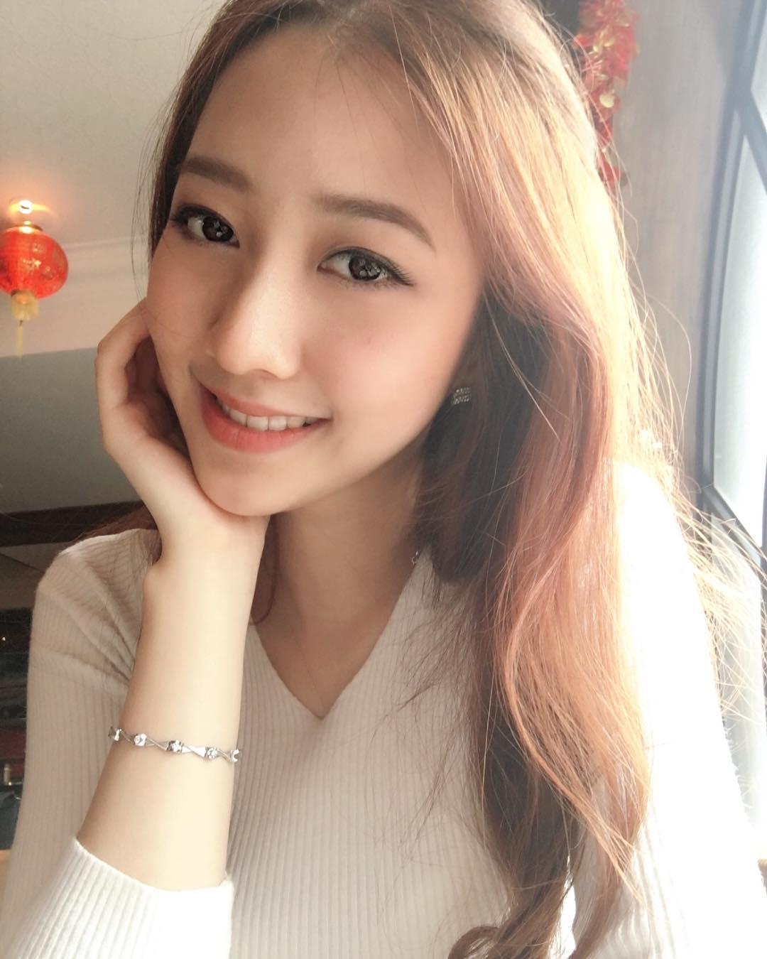 港姐亞軍何依婷IG私房美照-第1章-图片3