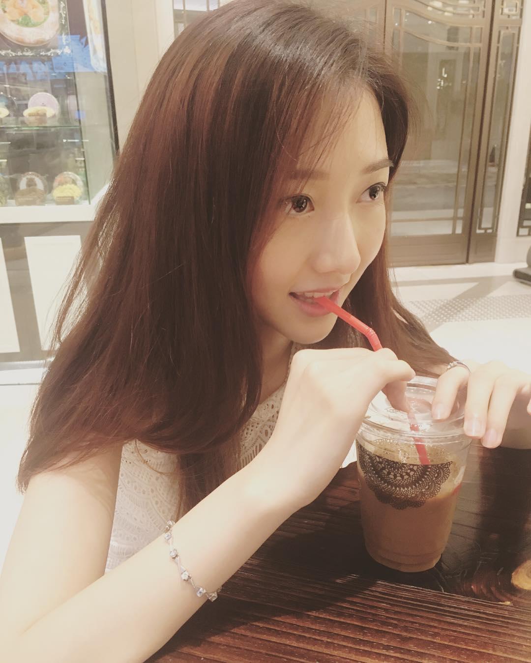 港姐亞軍何依婷IG私房美照-第1章-图片5