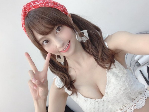 花咲れあ、普段は歯科助手として働くグラビア界の問題児・ランジェリー姿で著せ替え...-第1章-图片9