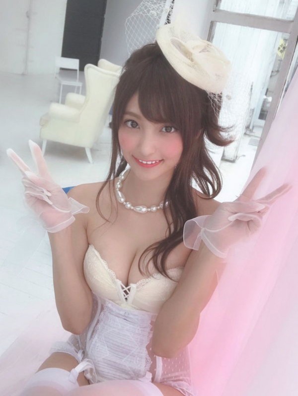 花咲れあ、普段は歯科助手として働くグラビア界の問題児・ランジェリー姿で著せ替え...-第1章-图片8