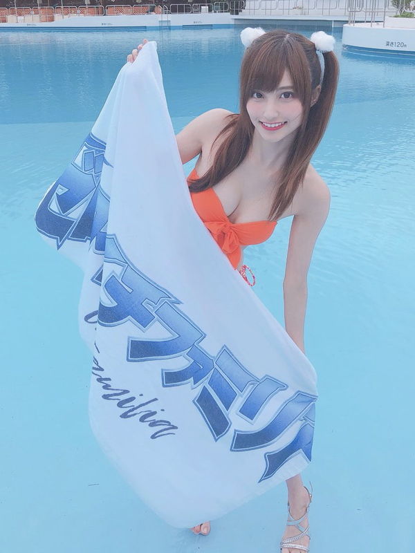 花咲れあ、普段は歯科助手として働くグラビア界の問題児・ランジェリー姿で著せ替え...-第1章-图片14