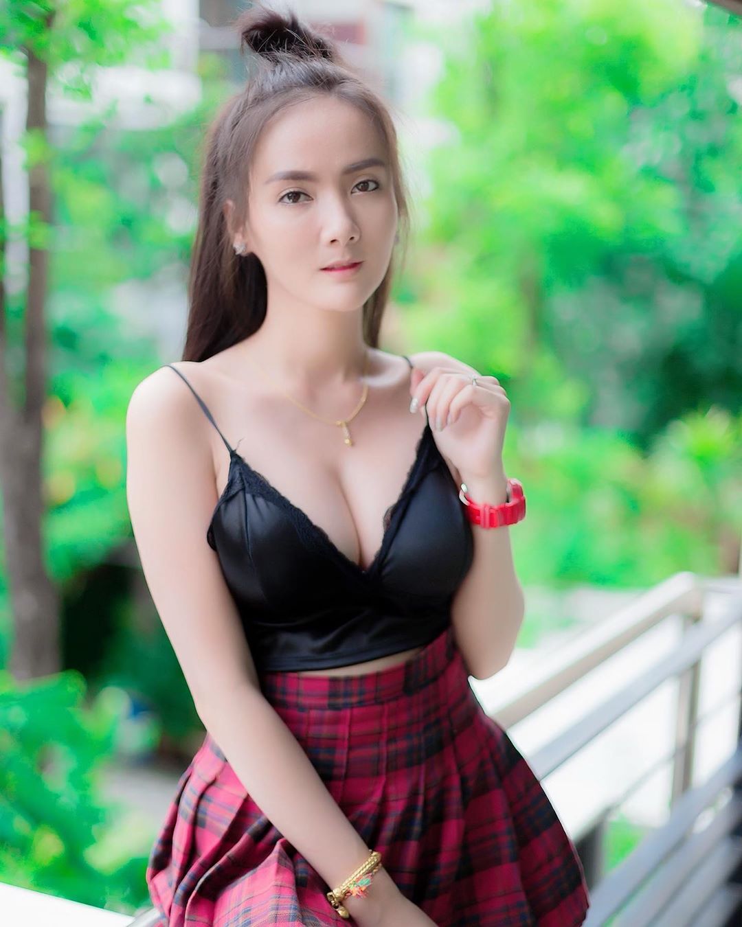 大開深V露胸裝 超深乳溝往前傾不害羞-第1章-图片9