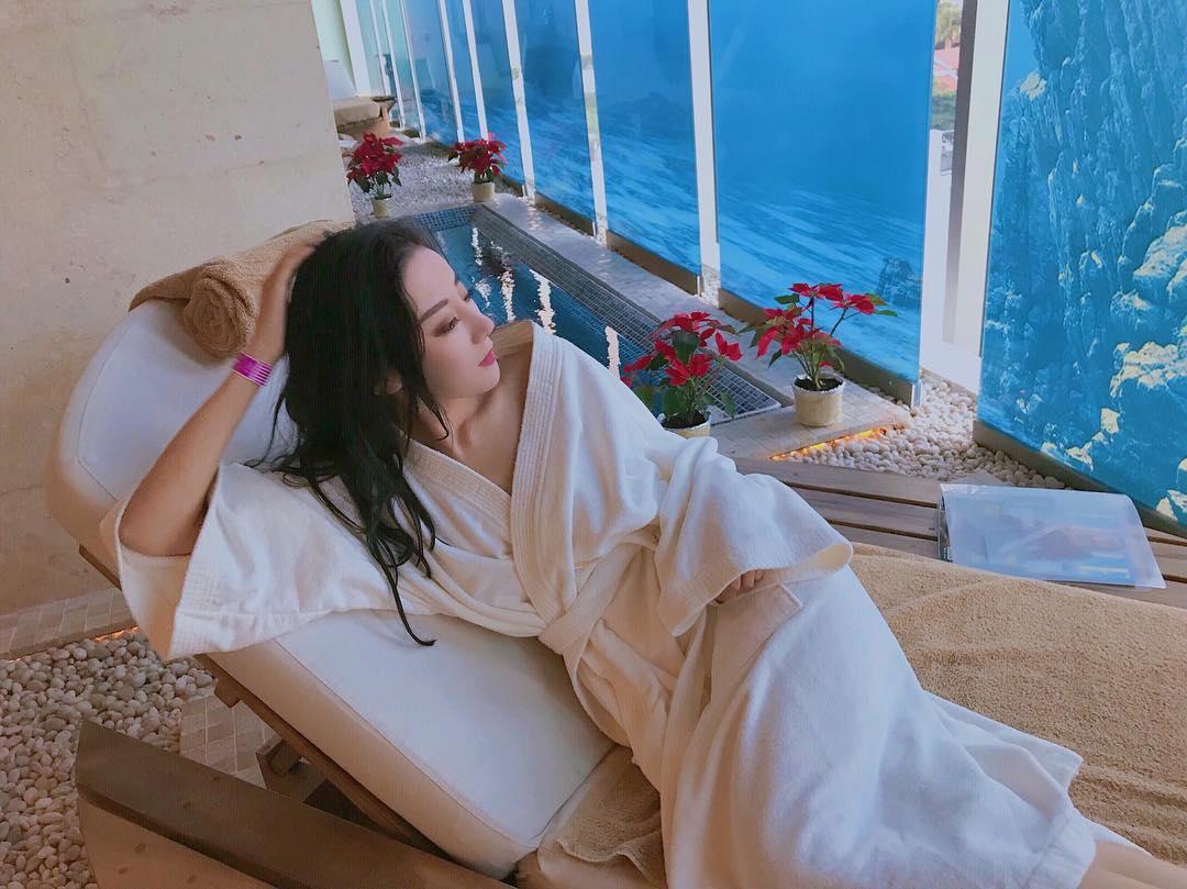 美腿界的天菜!Catherine留外高學曆正妹看不膩!曲線太噴火-第1章-图片22