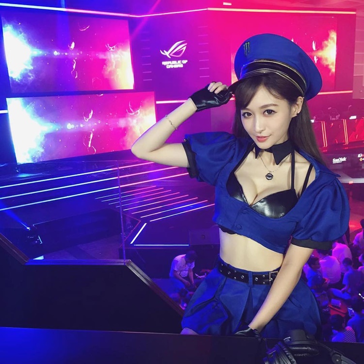 香港正妹 樂宜 Lok Yii-第1章-图片5