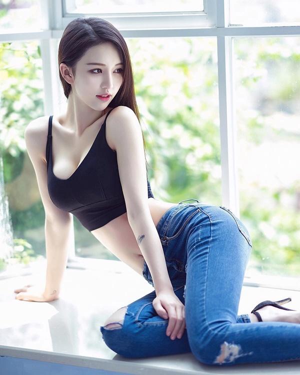 韓國爆乳女主播 Crystal Lee-第1章-图片3