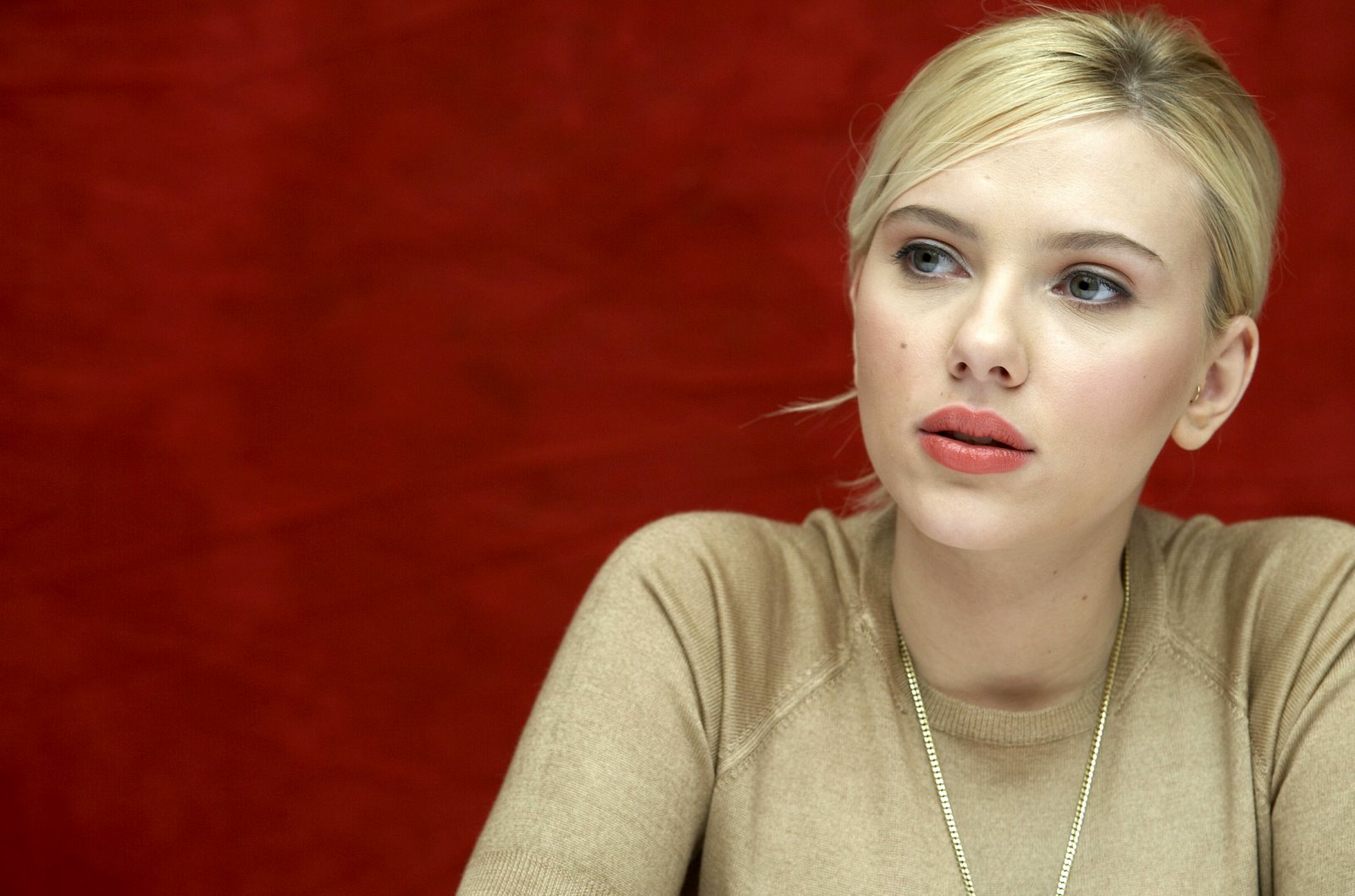 Scarlett Johansson as Scarlet Johansson-第1章-图片271