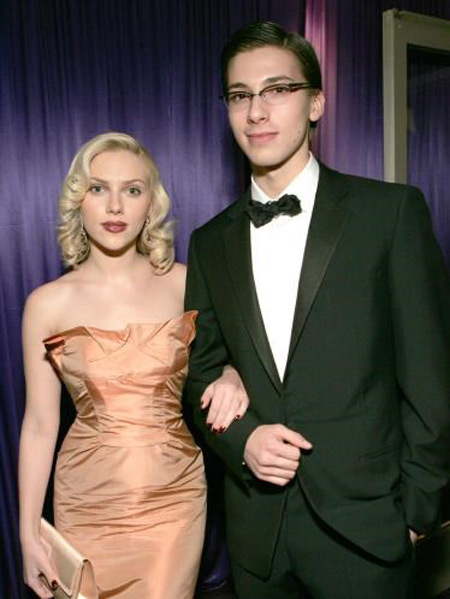 Scarlett Johansson as Scarlet Johansson-第1章-图片297