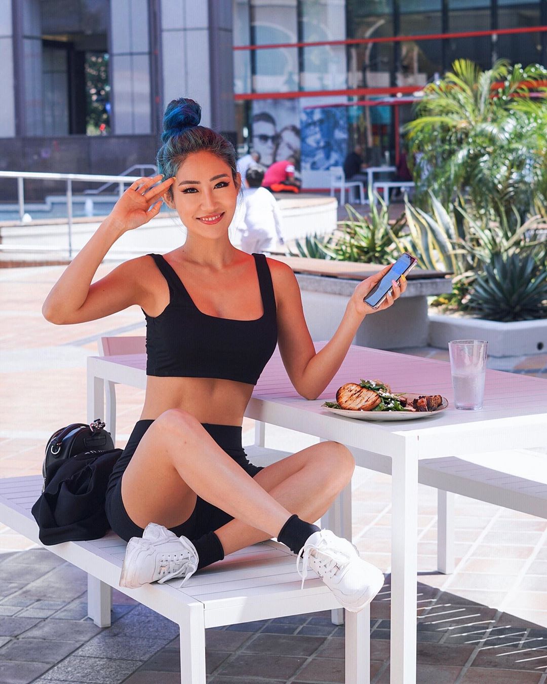 Christina Eam 這位美女可能忘了 這髮色在古歐洲是特殊行業專用-第1章-图片2